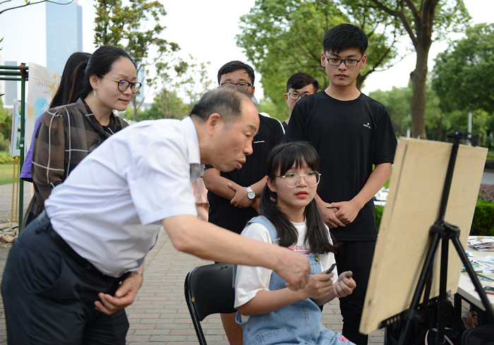 说明: \